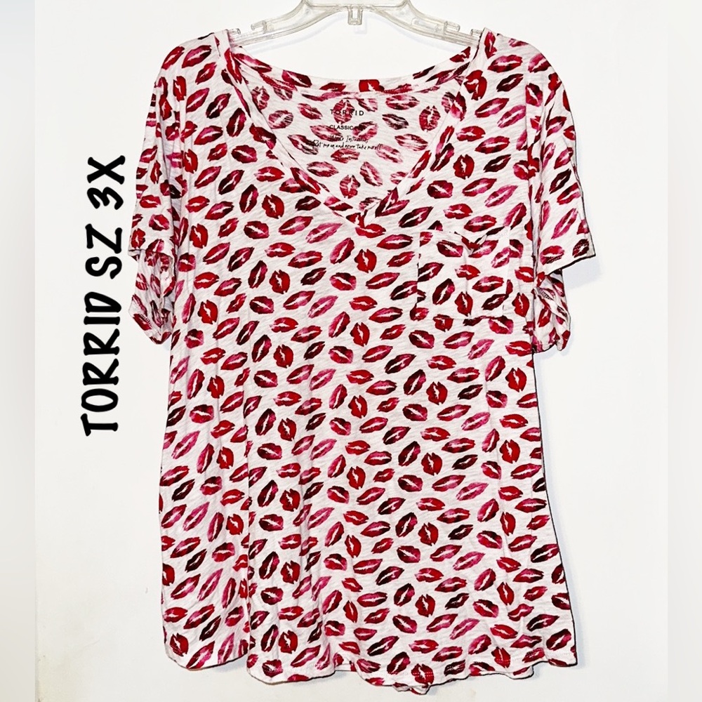 Torrid Red Lips Everyday Tee SZ 3X NWOT